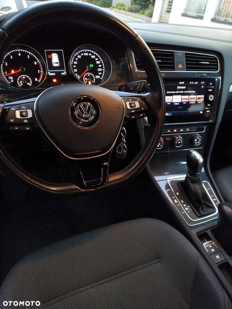 Volkswagen Golf - 23