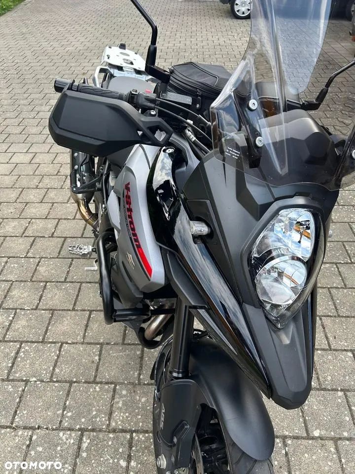 Suzuki V-STROM - 16