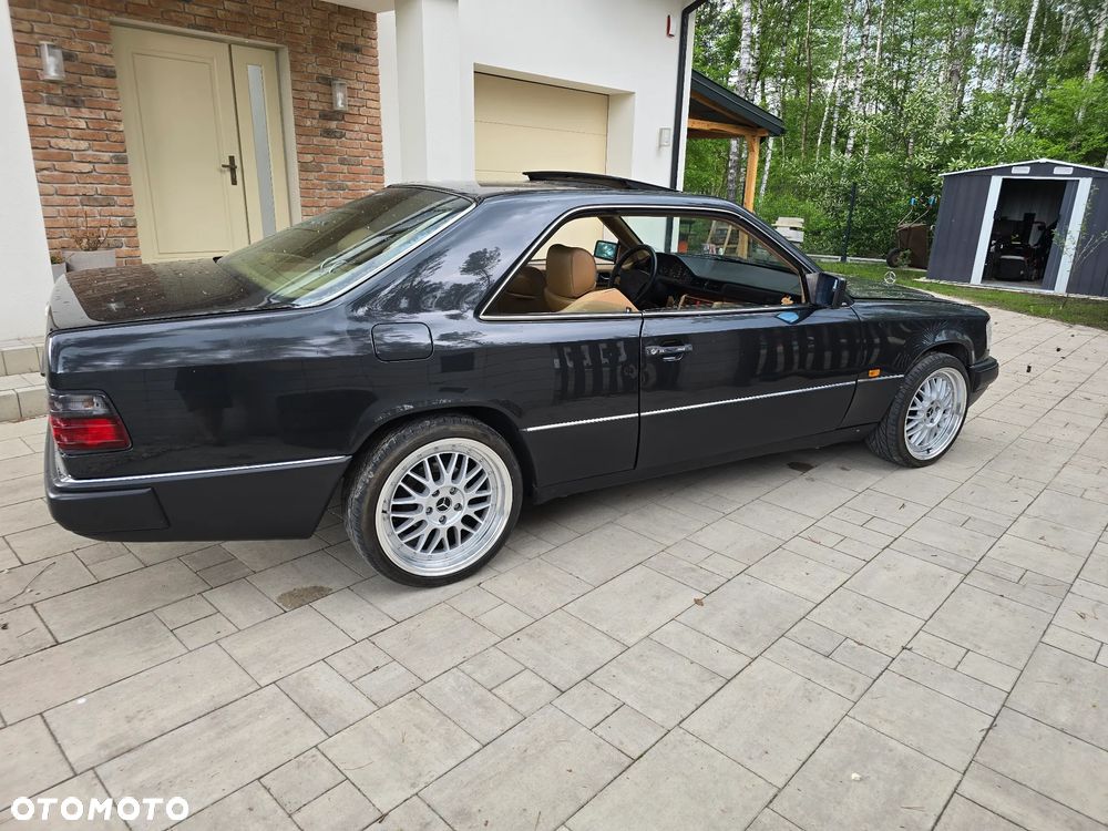 Mercedes-Benz Klasa E 200 - 4