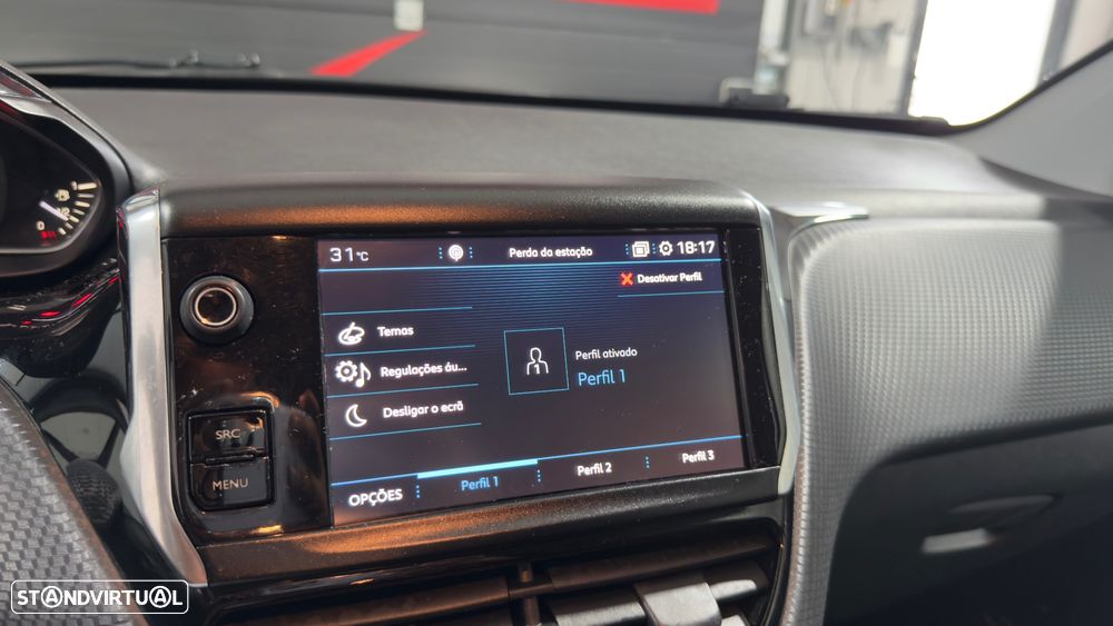 Peugeot 2008 1.6 BlueHDi Style - 20