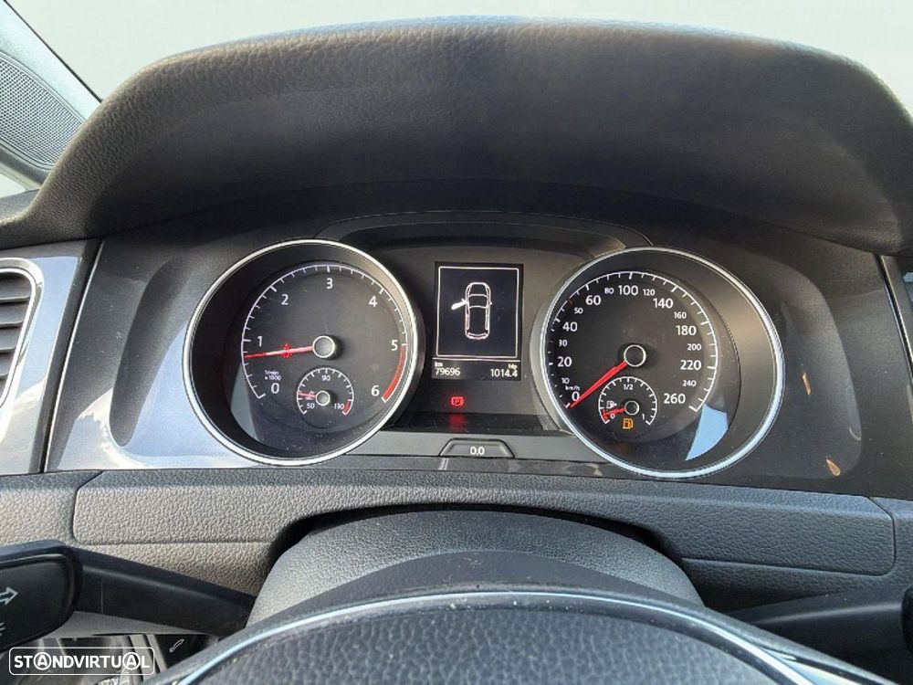 VW Golf 1.6 TDI Confortline - 11
