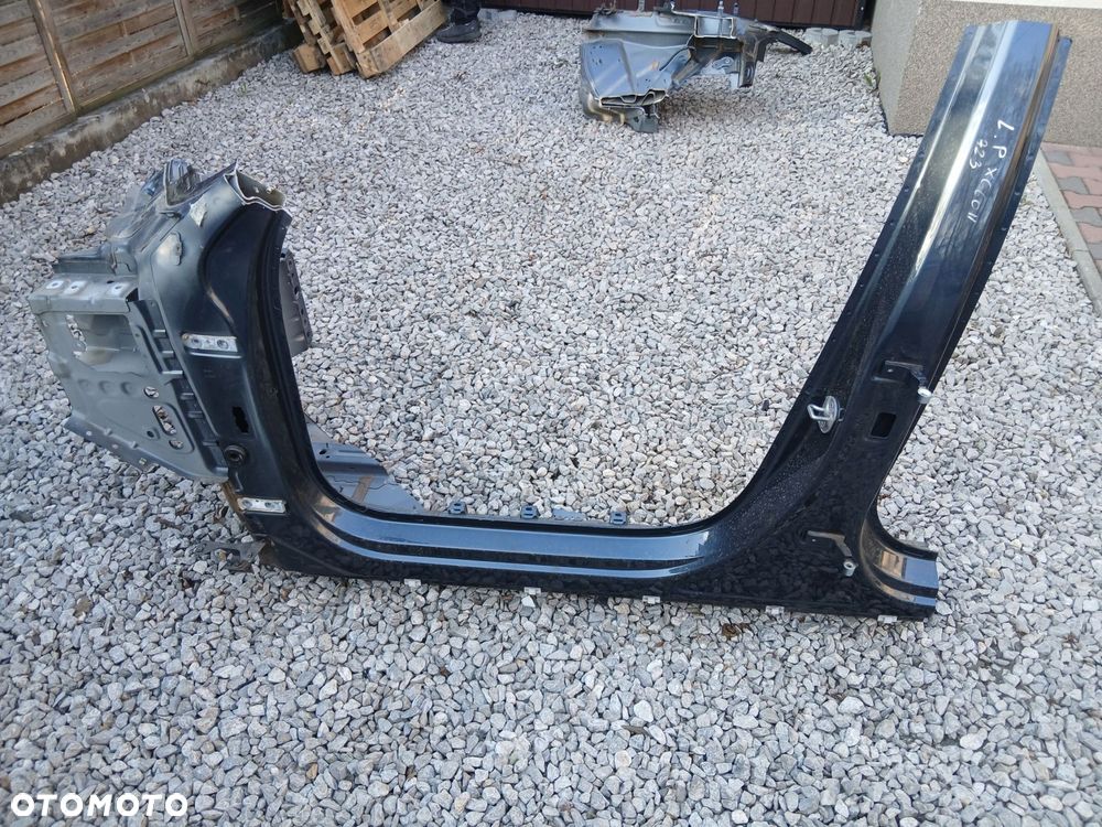 próg lewy słupek ab kolor 723 volvo xc60 ii lift 2023r - 1