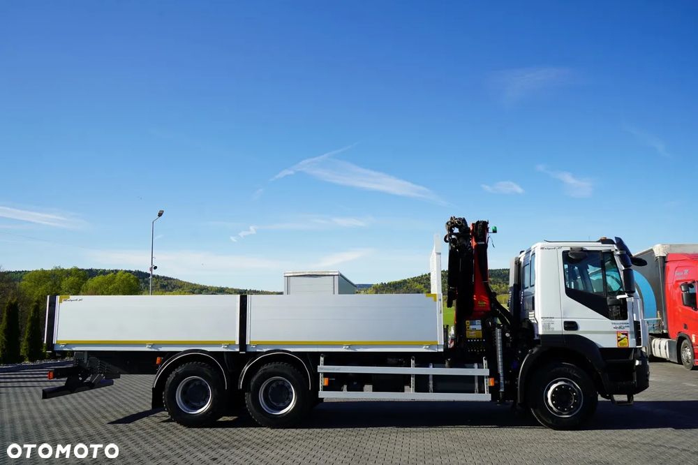 Iveco TRAKKER 410 / SKRZYNIOWY- 6,5 M + HDS PALFINGER PK 19.001 SLD / MOCNA PODŁOGA / 3 MIEJSCA / PILOT/ - 11