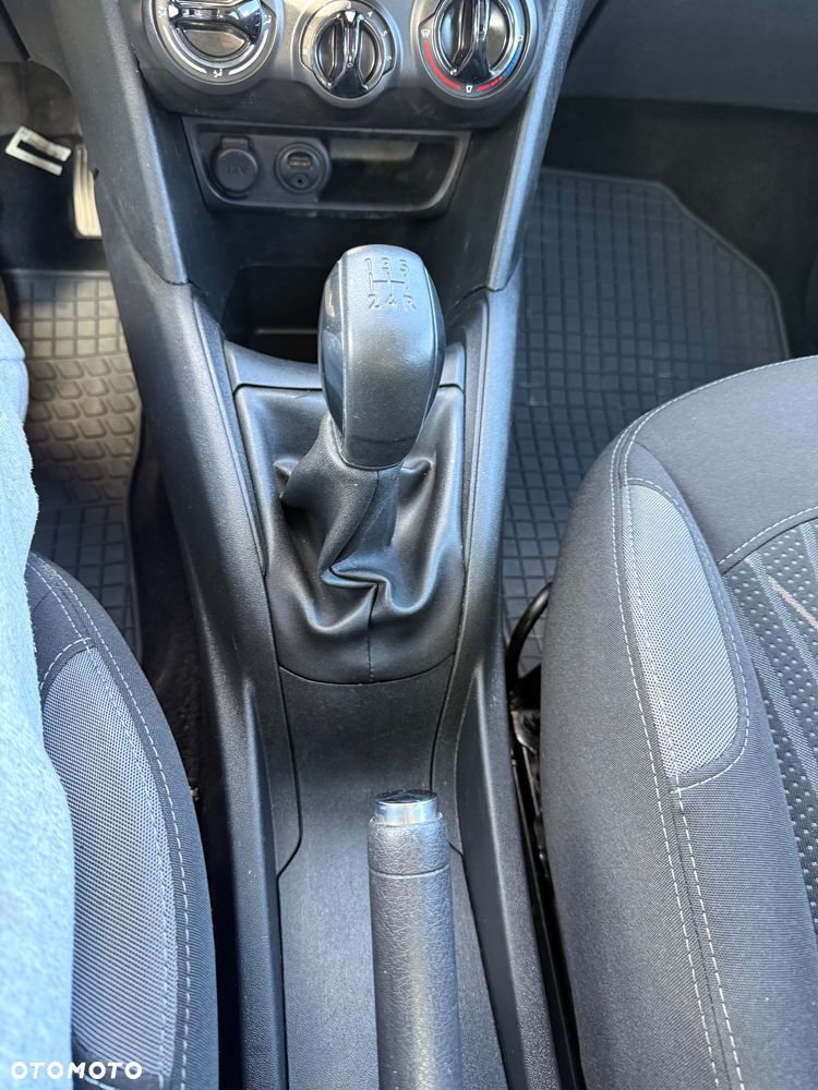 Peugeot 208 - 11
