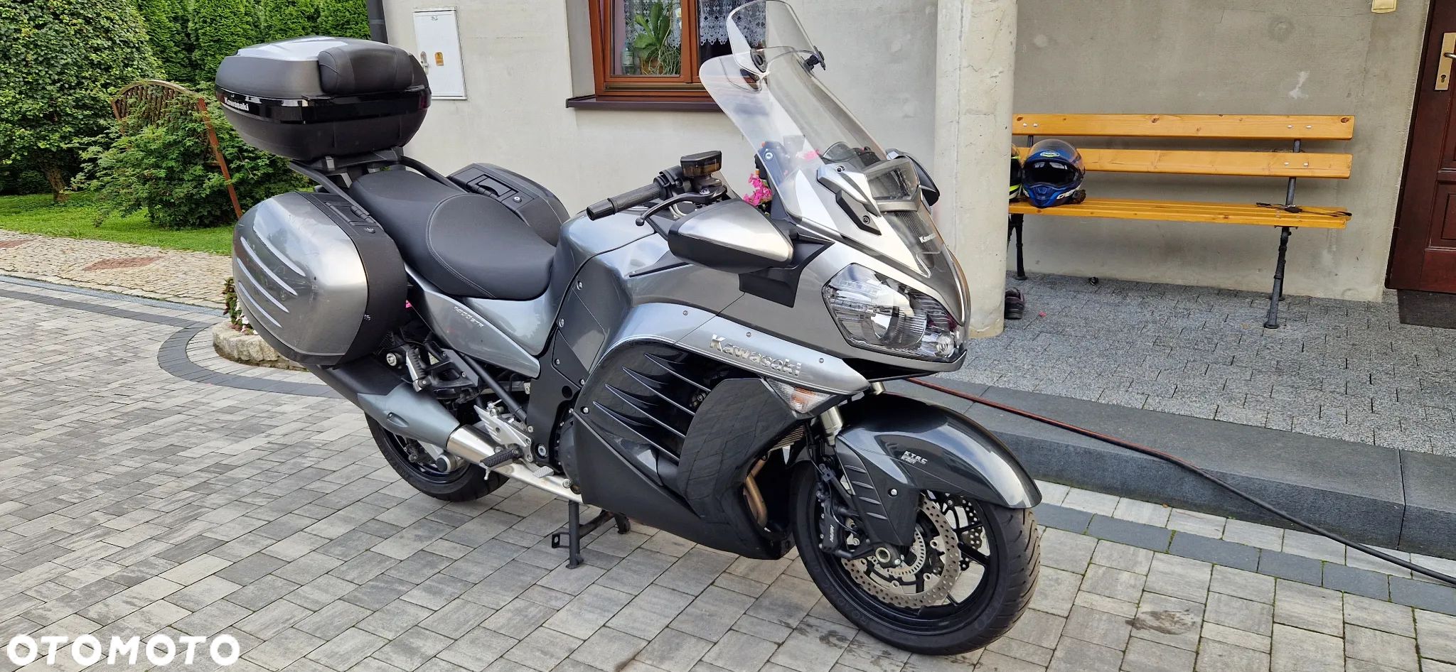 Kawasaki GTR - 1