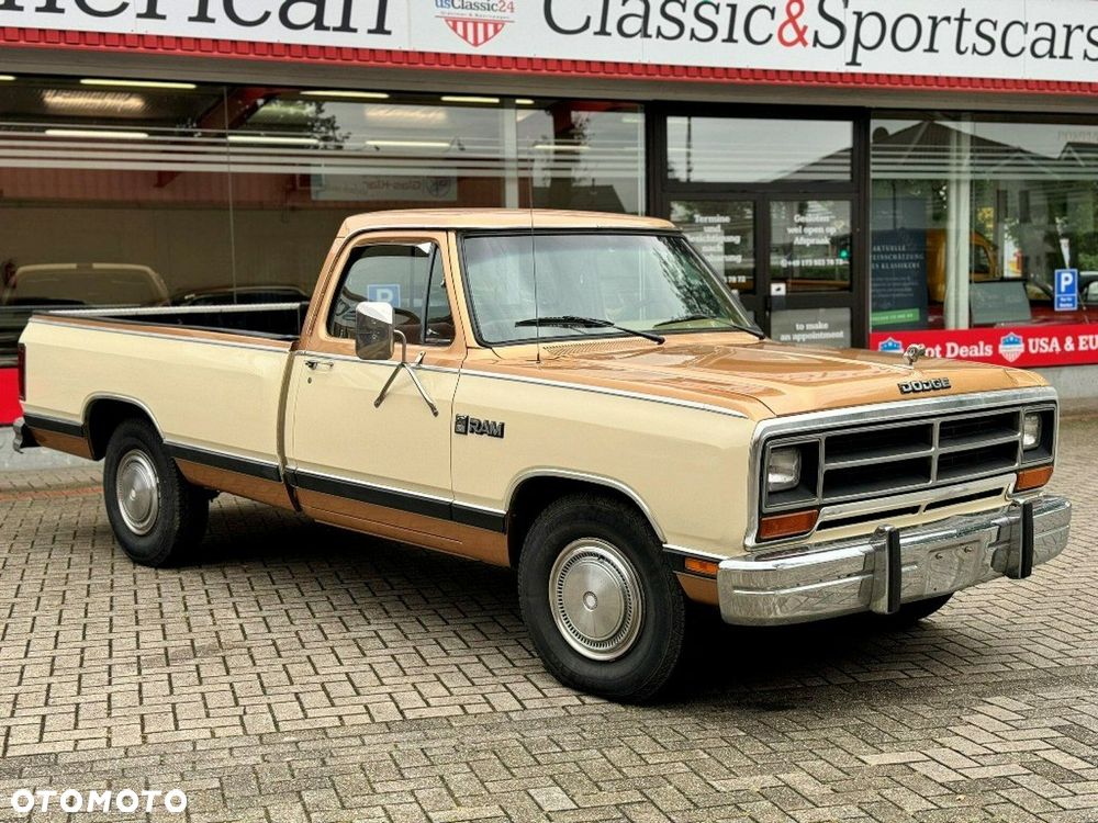 Dodge RAM - 1