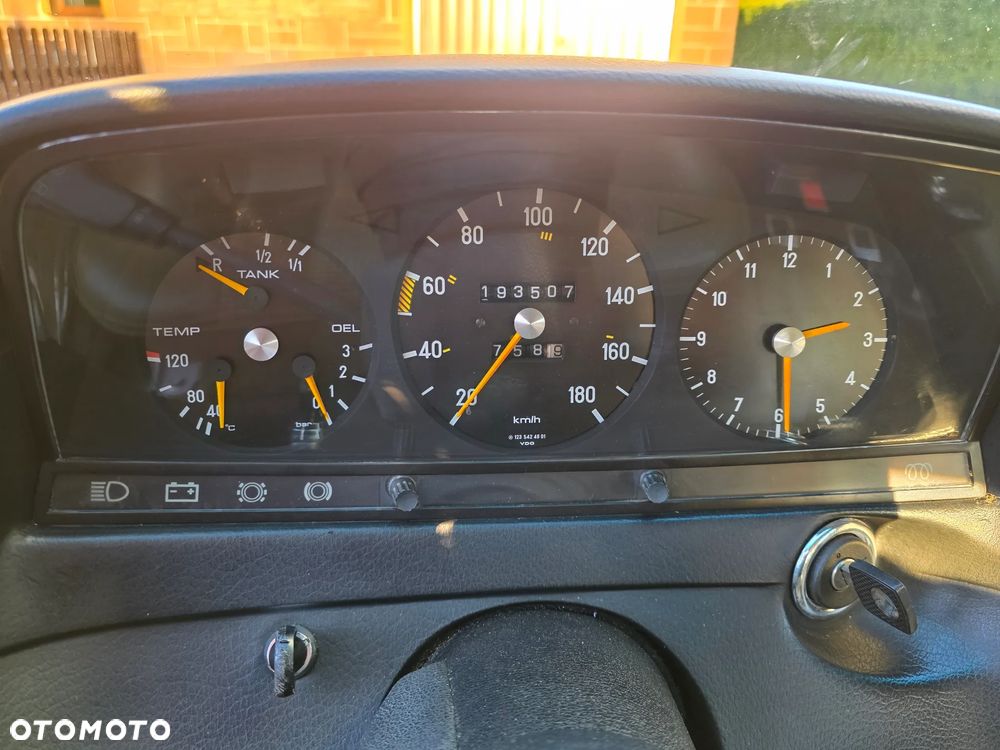 Mercedes-Benz W123 - 7