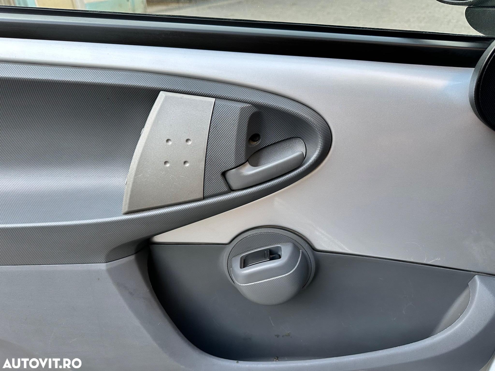 Peugeot 107 Two 1.0 E - 8
