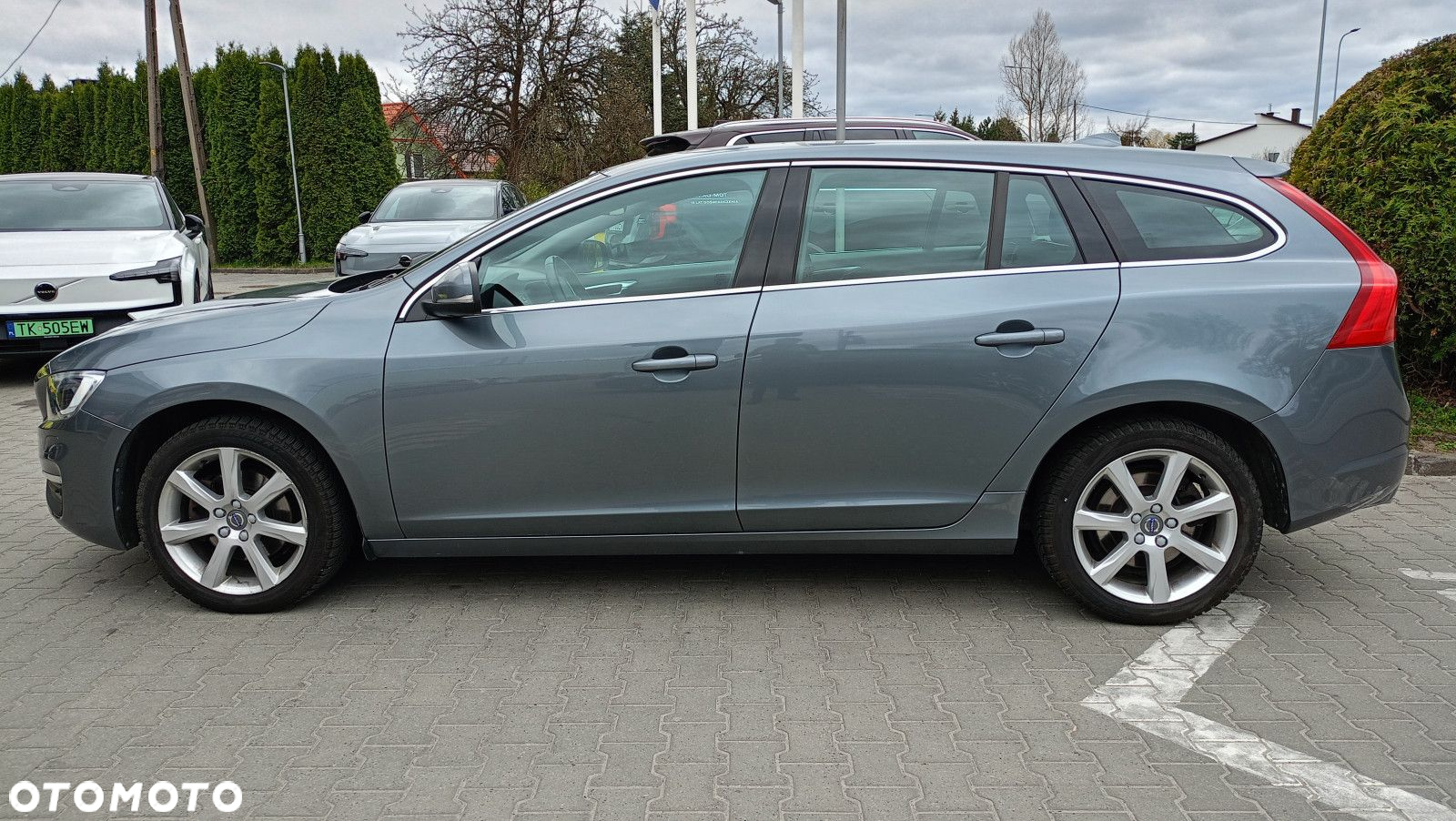 Volvo V60 D4 Drive-E Momentum - 3