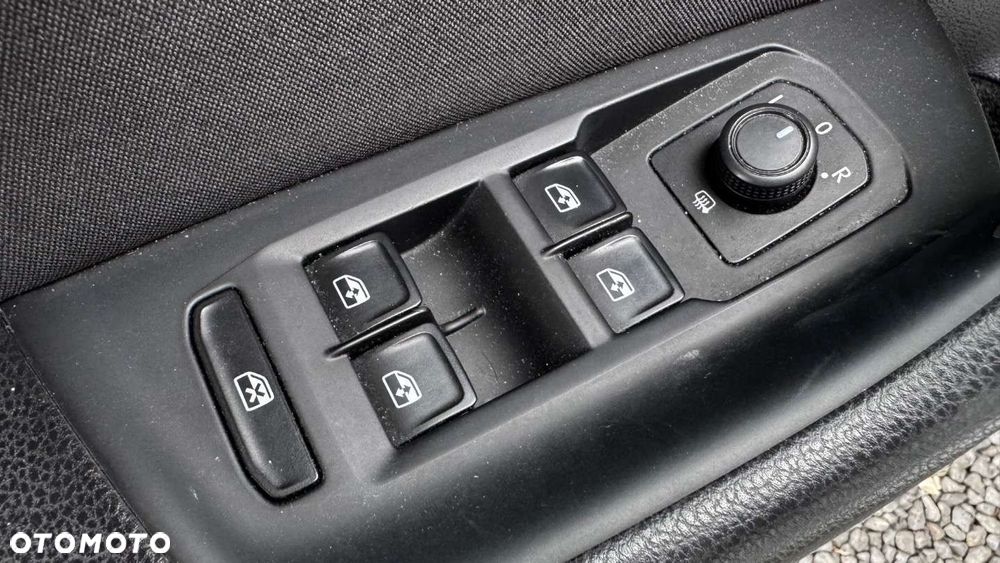 Volkswagen Passat - 32