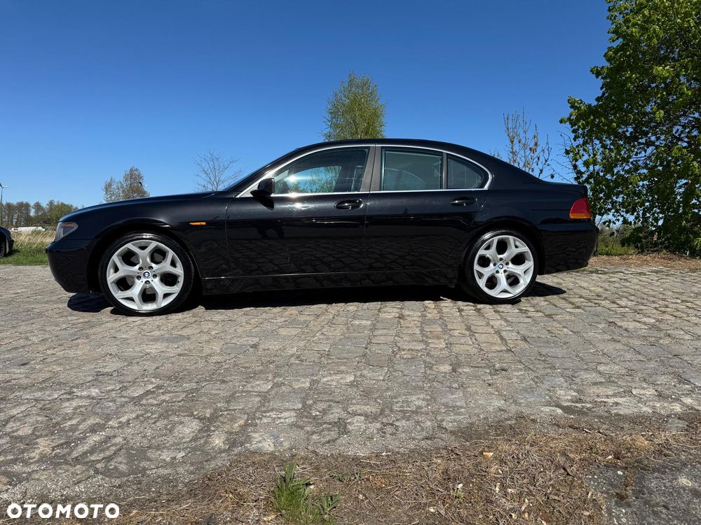 BMW Seria 7 745i - 9