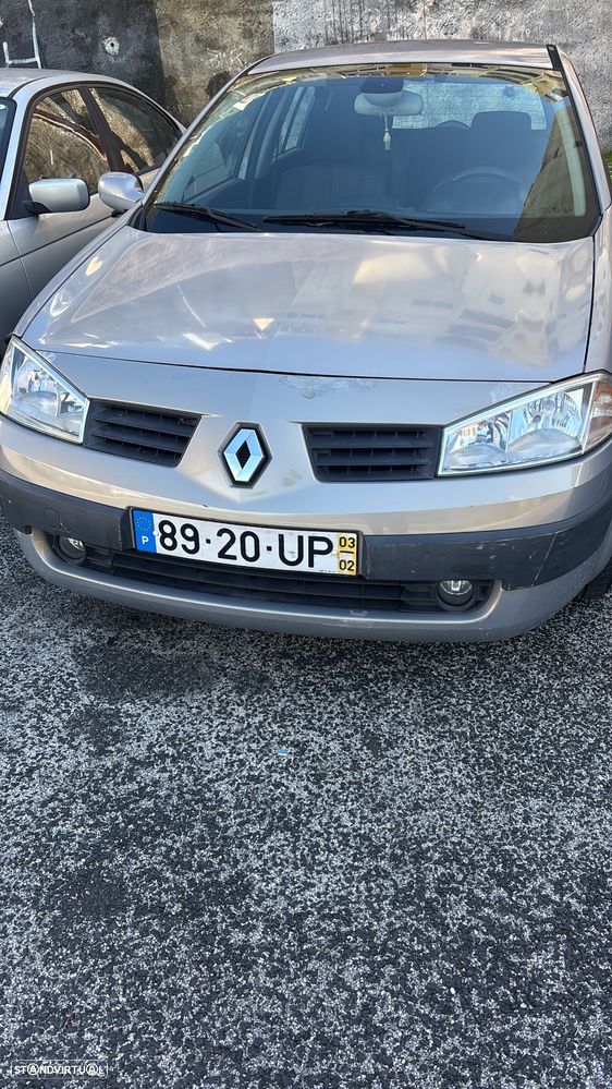 Renault Mégane 1.5 dCi L. Privilège - 4