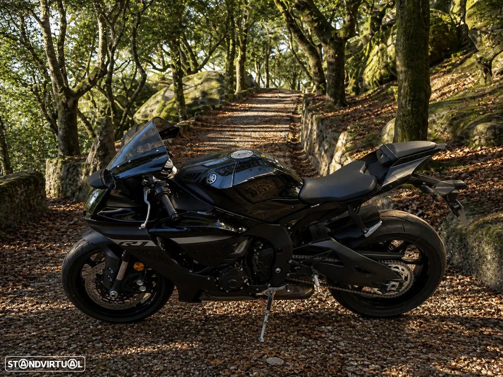 Yamaha YZF R1 - 6