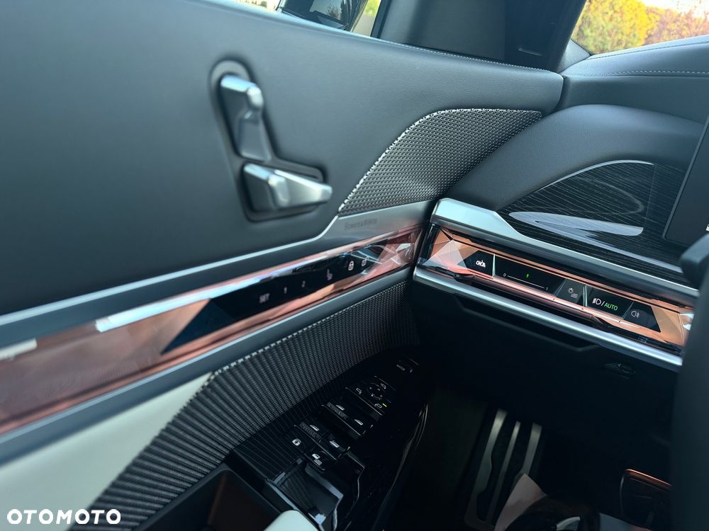 BMW Seria 7 740d xDrive mHEV sport - 8
