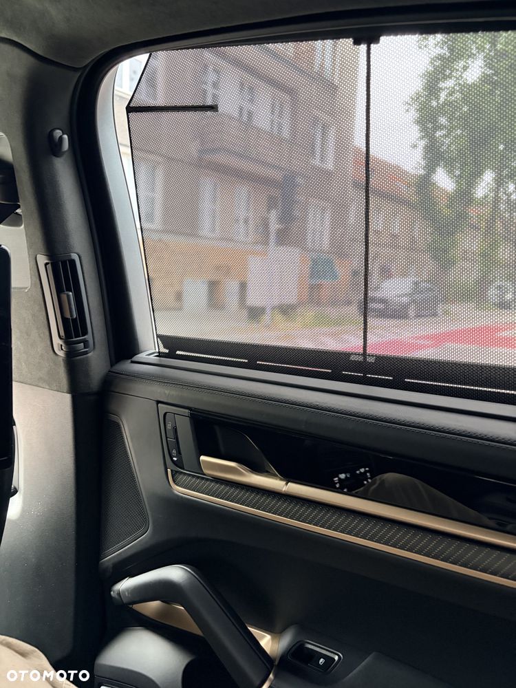 Porsche Cayenne - 18