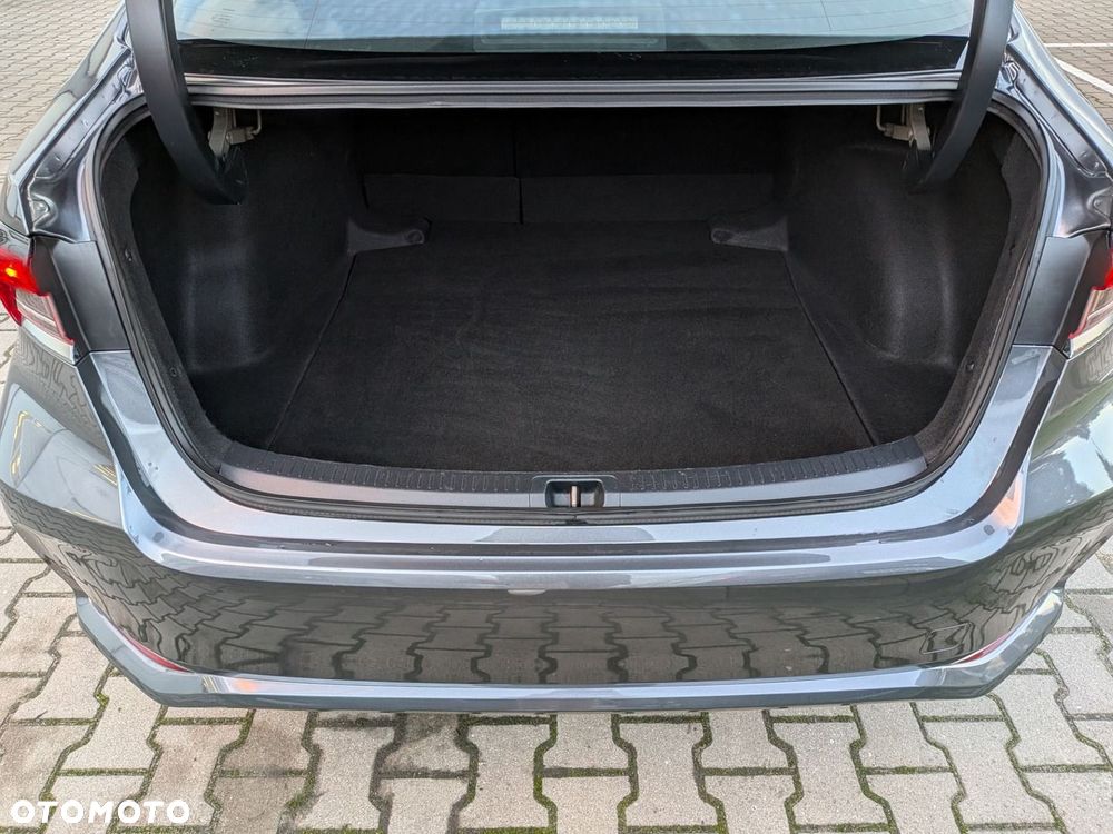 Toyota Corolla 1.8 Hybrid Comfort - 15