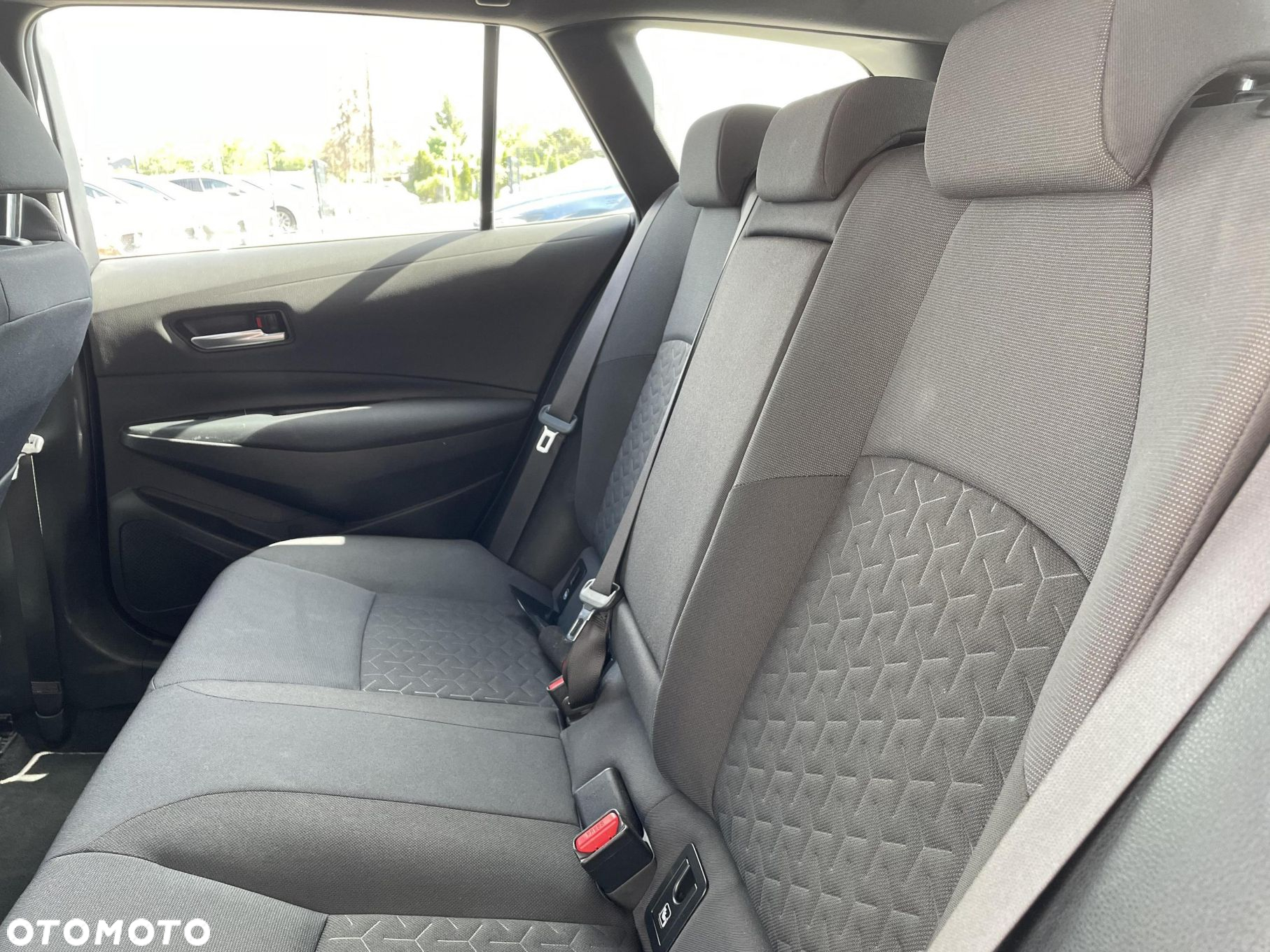 Toyota Corolla 2.0 Hybrid Comfort - 16