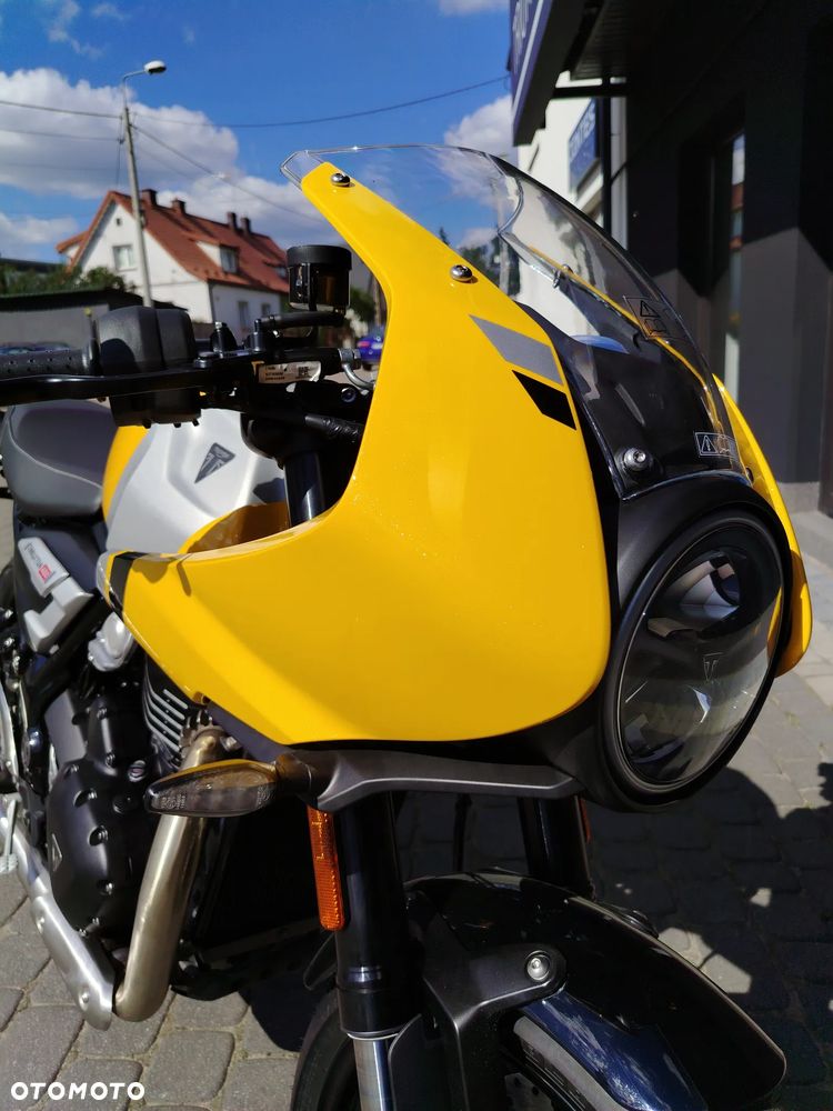 Triumph Thruxton - 12