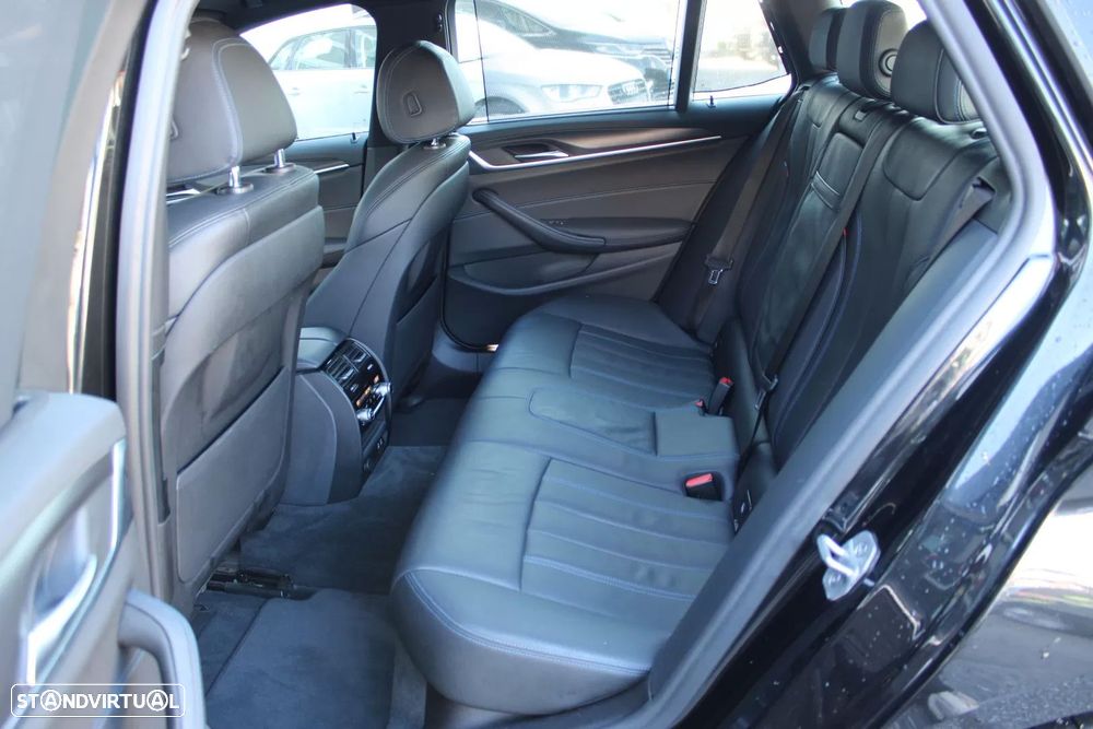 BMW 520 e Pack M - 8