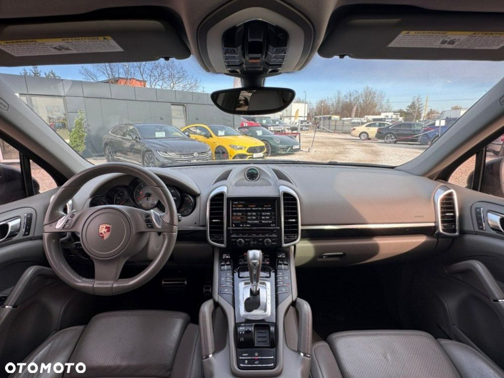 Porsche Cayenne S - 13