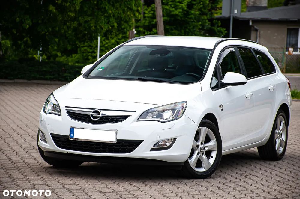 Opel Astra 1.6 Turbo 150 Jahre - 8