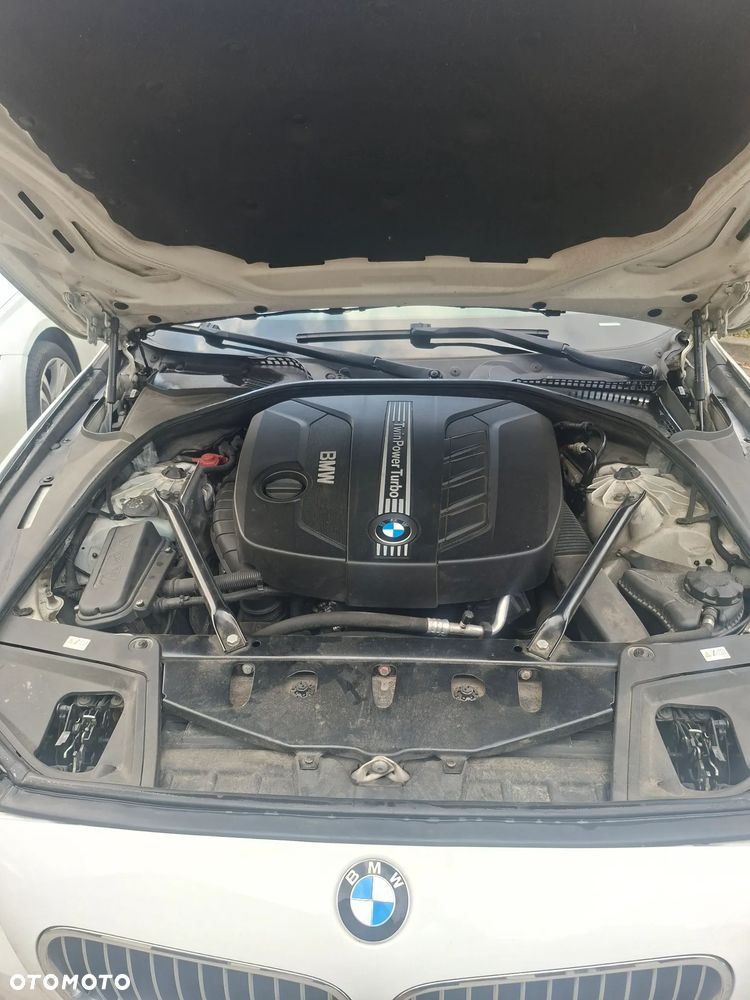 BMW Seria 5 525d xDrive - 21