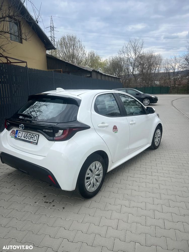 Toyota Yaris 1.5 VVT-i HSD Dynamic Bi-tone - 4