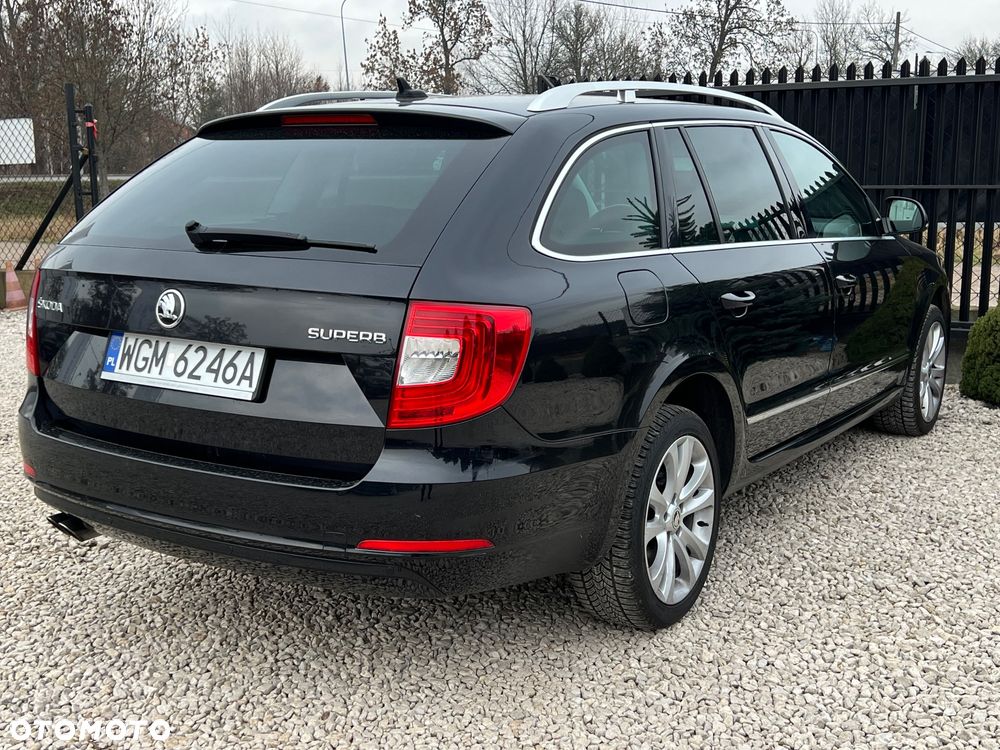 Skoda Superb 2.0 TDI 4x4 Elegance Outdoor DSG - 4
