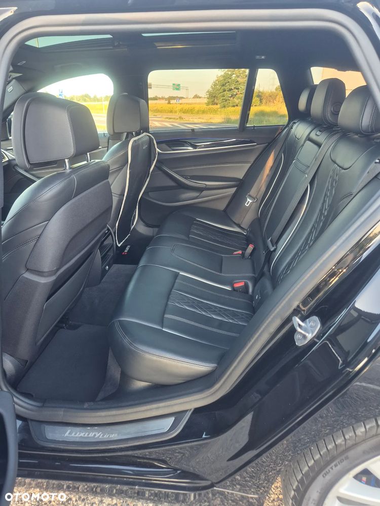 BMW Seria 5 525d Luxury Line - 23