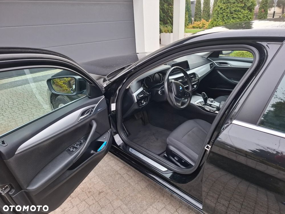 BMW Seria 5 518d - 16