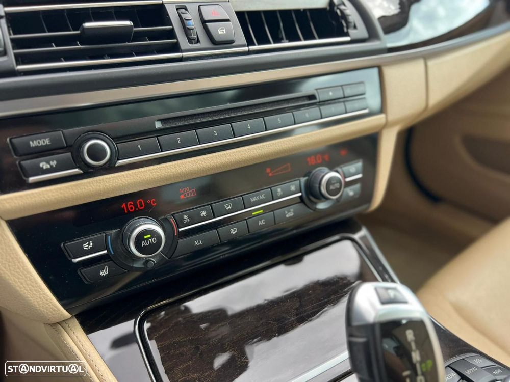 BMW 520 d Auto - 12