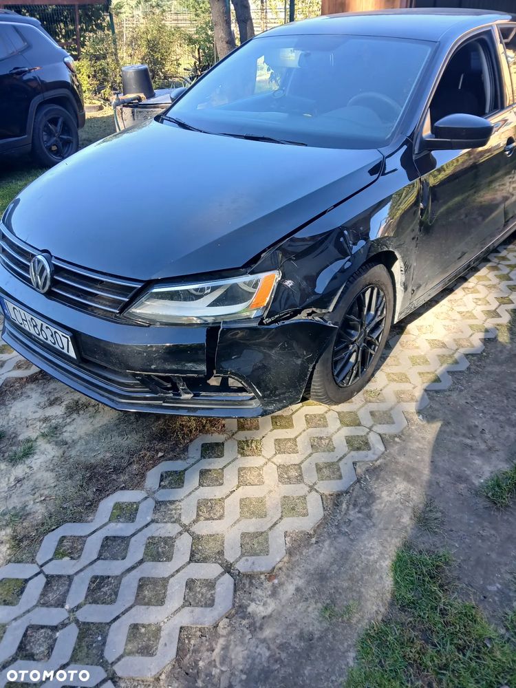 Volkswagen Jetta 2015 photo 2