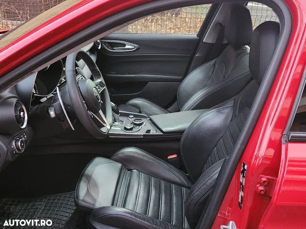 Alfa Romeo Giulia 2.0 Turbo AWD AT8 Veloce - 5