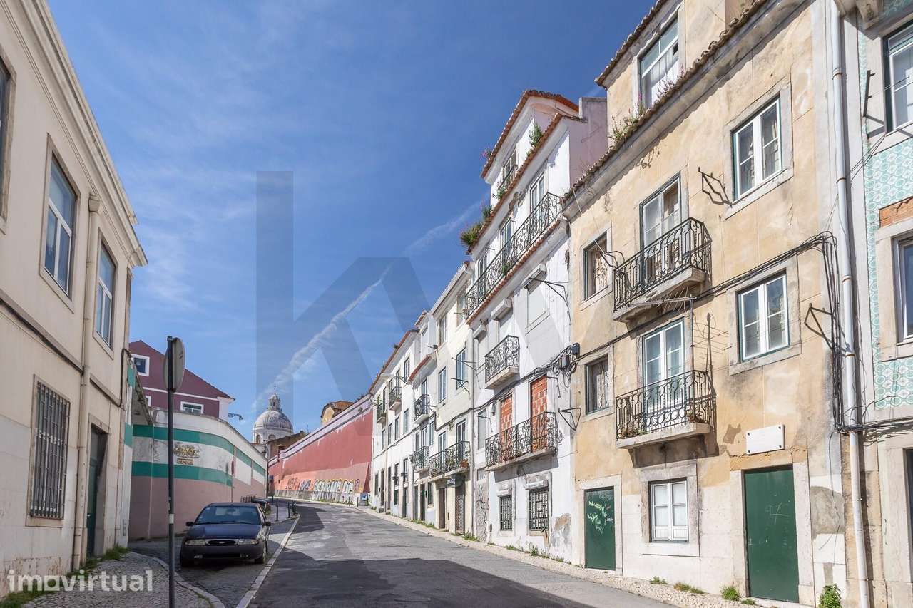 Prédio para reabilitação junto ao Miradouro da Graça | Elevado pote - Grande imagem: 5/20