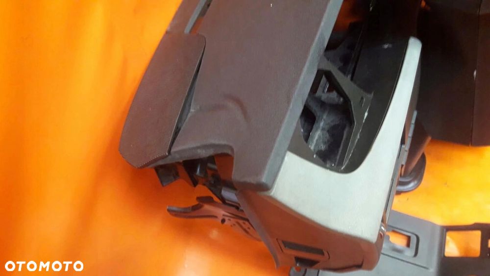 VOLVO FH4 KONSOLA KOKPIT KOMPLETNA - 2