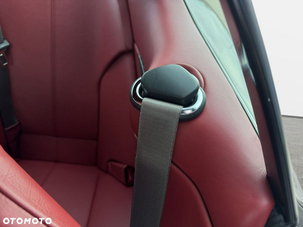 Aston Martin DB9 Touchtronic - 37