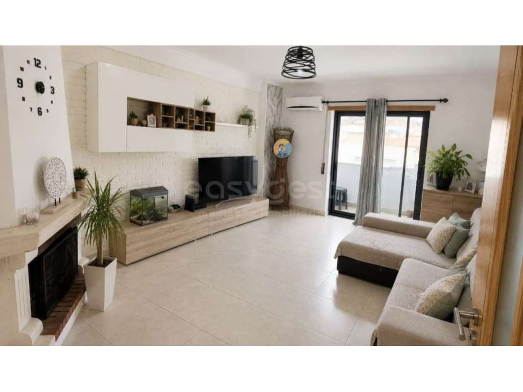 Apartamento T2 em excelente estado, localizado em Alcácer do Sal - Grande imagem: 2/17