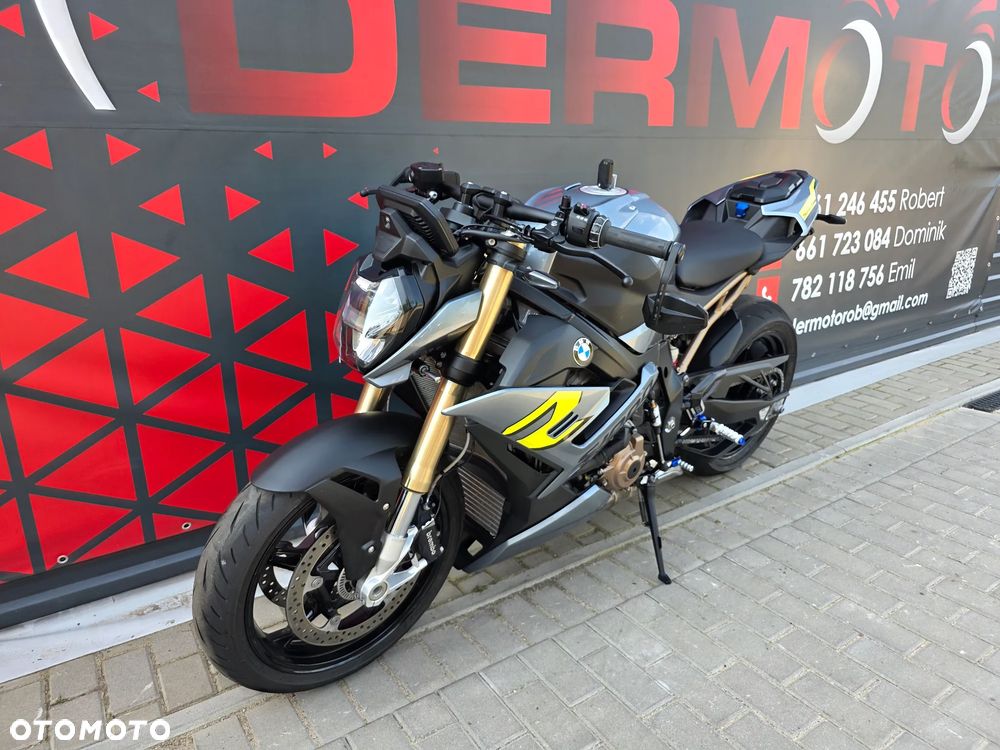 BMW S - 4