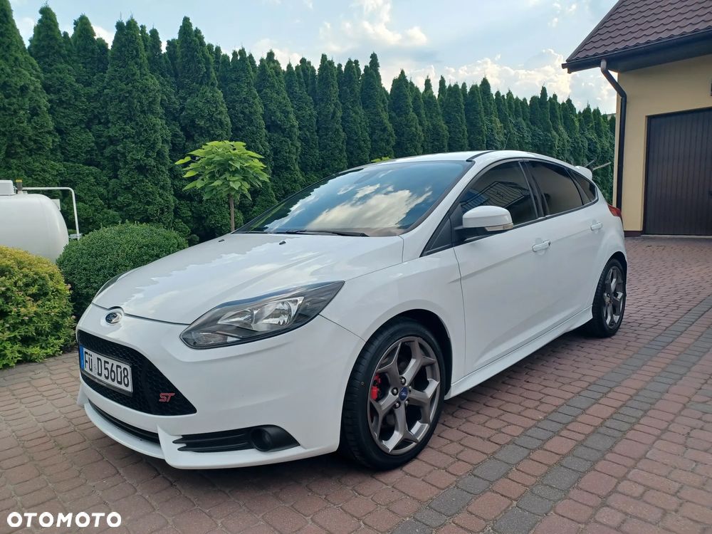 Ford Focus 2.0 EcoBoost ST mit Leder-Sport-Paket - 21