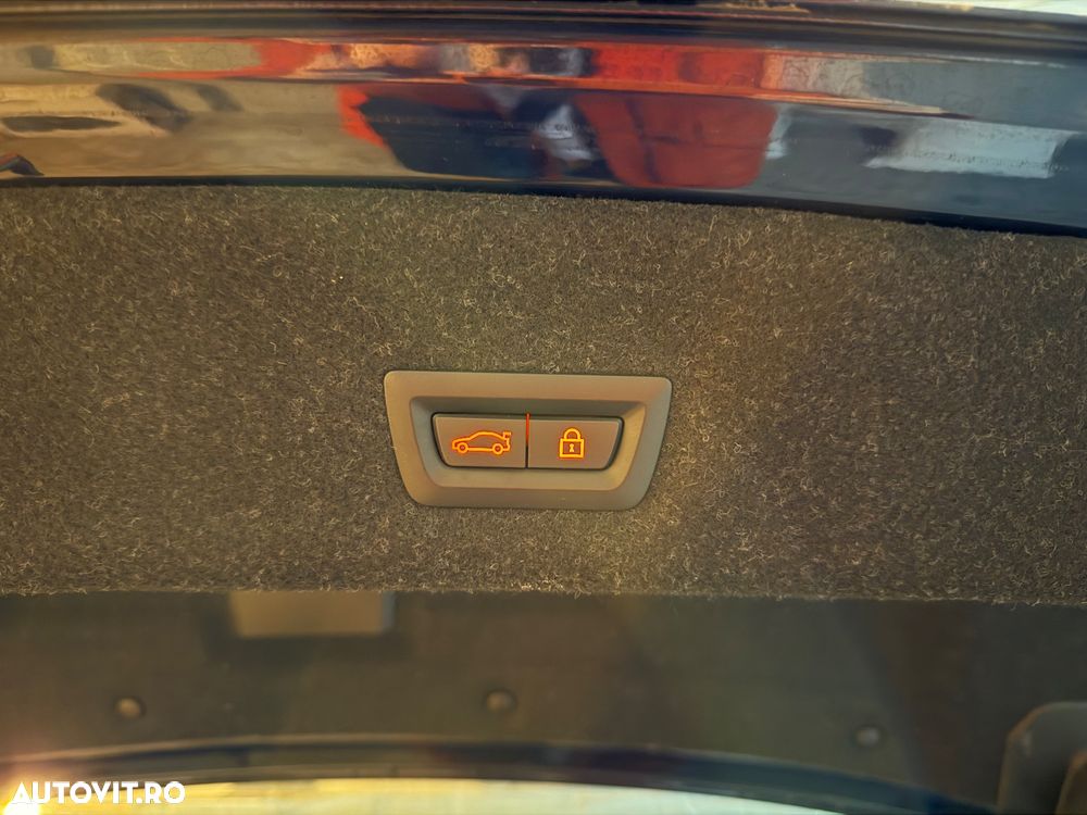 BMW Seria 3 330e Aut. Luxury Line - 21