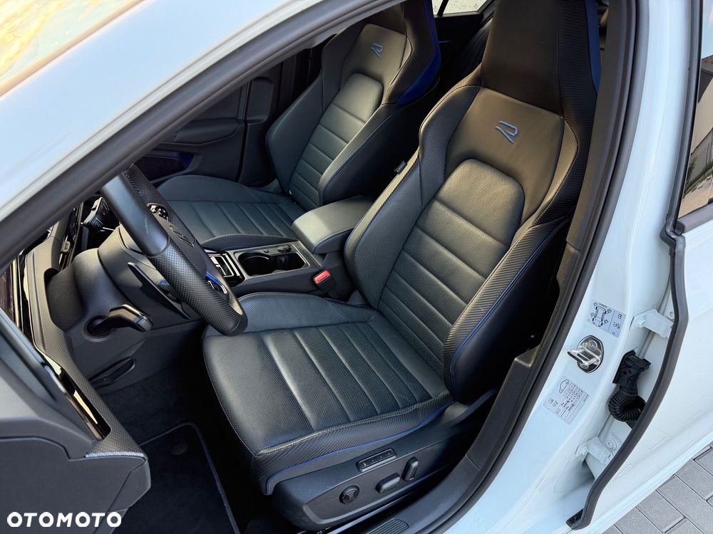 Volkswagen Golf - 10