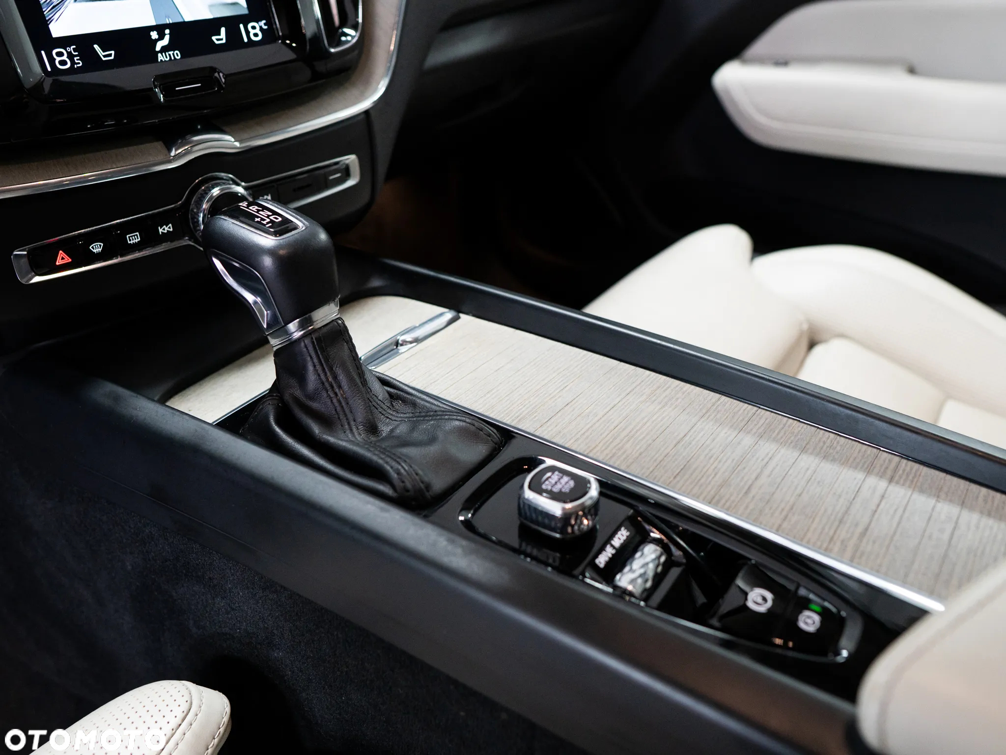 Volvo XC 60 T5 AWD Inscription - 28