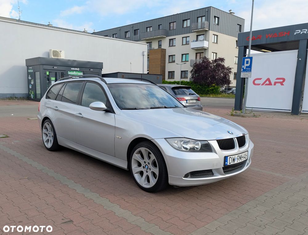 BMW Seria 3 318i - 1