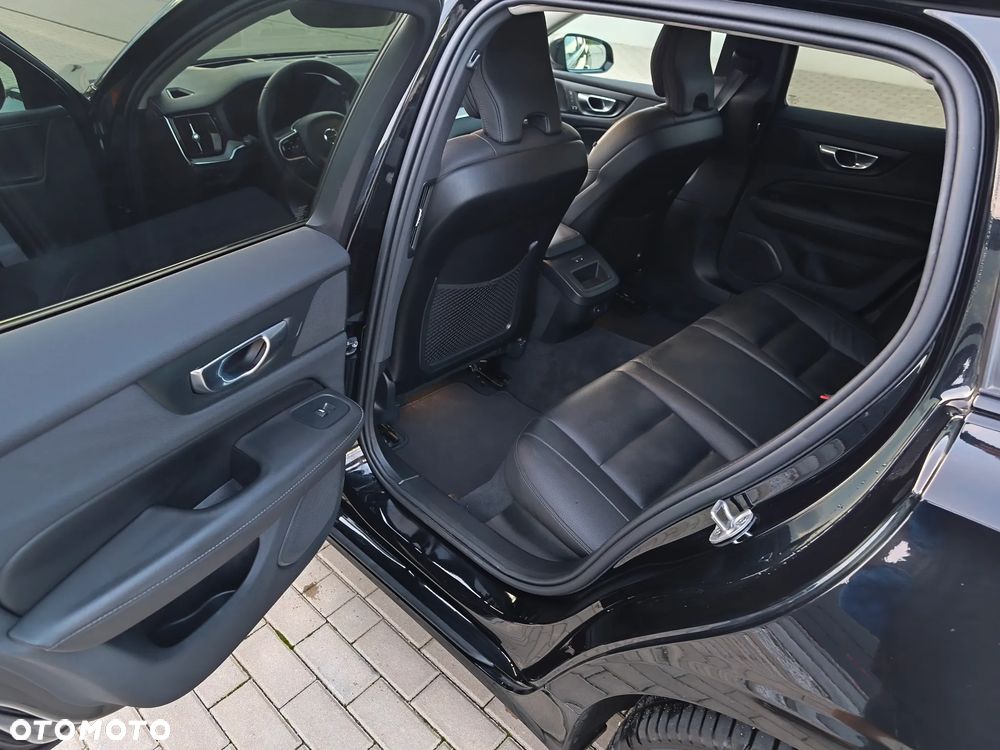 Volvo V60 B4 B DKG Ultra Dark - 14