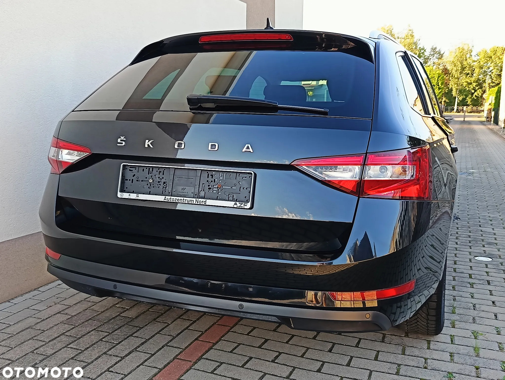 Skoda Superb Combi 2.0 TDI DSG Ambition - 19
