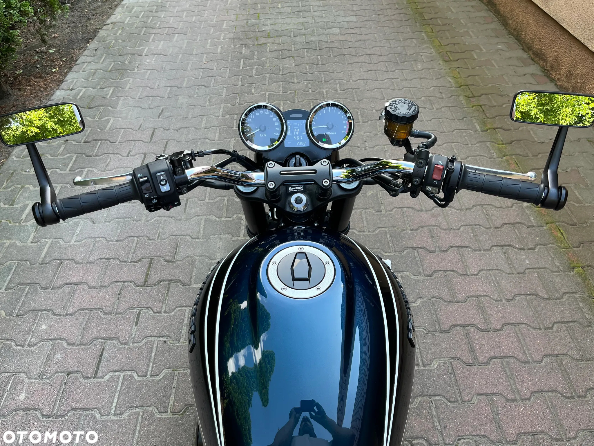 Kawasaki Z 900 RS - 7