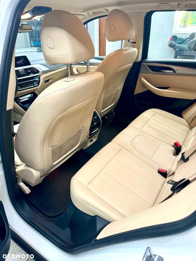 BMW X3 xDrive20d MHEV Advantage - 11