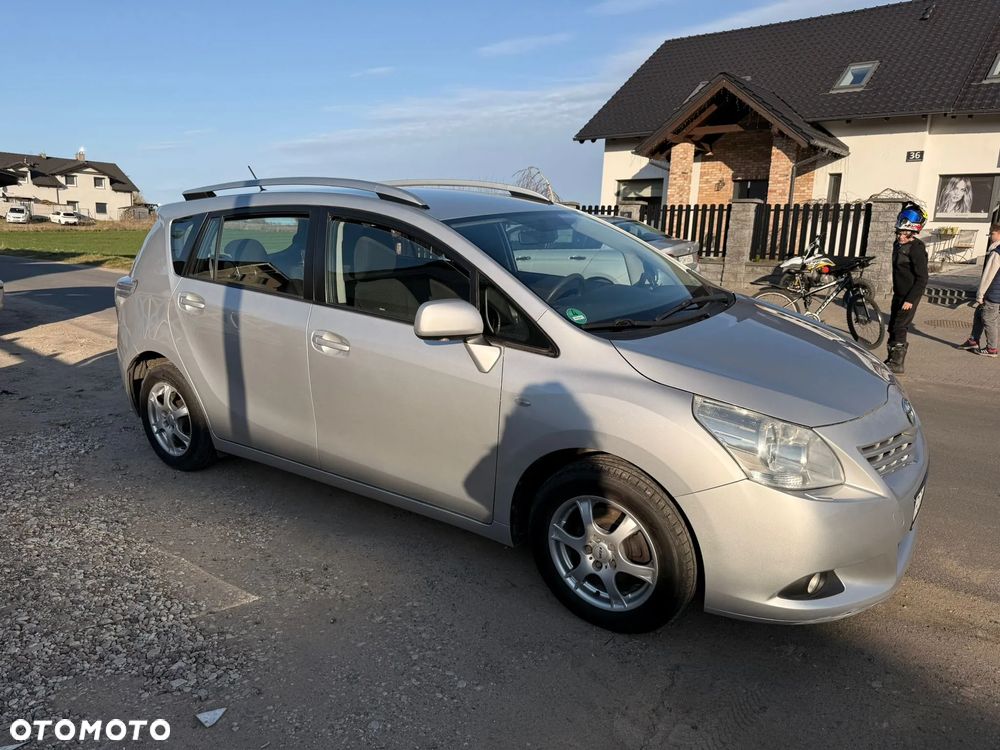Toyota Verso 1.8 2010 7os - 3