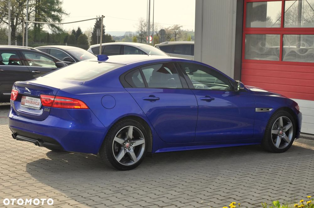 Jaguar XE 2.0 D AWD R-Sport - 14