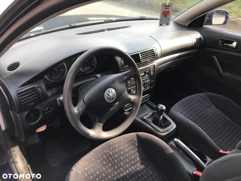 Volkswagen Passat - 16